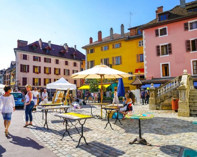 éviter les touristes en voyage